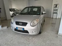 Usata Kia Picanto 75 CV (55 kW) 2008 Grigio Utilitaria