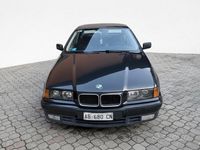 Usata BMW 318 140 CV (102 kW) 1994 Grigio Berlina