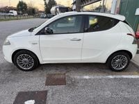 Usata Lancia Ypsilon 95 CV (69 kW) 2012 Bianco Utilitaria
