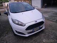 Usata Ford Fiesta 424 CV (311 kW) 2016 Utilitaria
