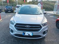 Usata Ford Kuga 120 CV (88 kW) 2017 Grigio SUV