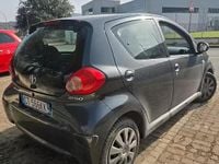 Usata Toyota Aygo 68 CV (50 kW) 2005 Grigio Utilitaria
