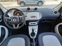 Usata Smart ForFour Passion 71 CV (52 kW) 2015 Rosso Utilitaria