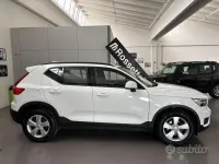 Usata Volvo XC40 Momentum 129 CV (94 kW) 2021 Bianco SUV