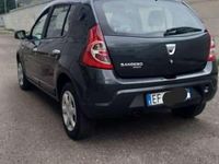 Usata Dacia Sandero Ambiance 75 CV (55 kW) 2010 Berlina