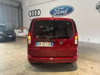 Usata VW Caddy Highline 114 CV (83 kW) 2023 Rosso Monovolume