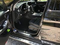 Käytetty Mercedes GLC220 Premium 194 HP (142 kW) 2022 Musta Sedan