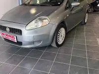 Usado Fiat Grande Punto 75 CV (55 kW) 2006 Gris Utilitario