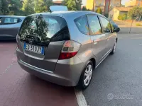 Usata Honda Jazz 90 CV (66 kW) 2010 Grigio Utilitaria