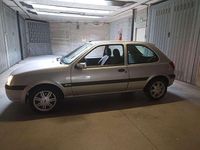 Usata Ford Fiesta Zetec 75 CV (55 kW) 2001 Argento Berlina