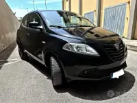 Usata Lancia Ypsilon 85 CV (62 kW) 2015 Nero Utilitaria