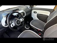 Usata Renault Twingo SE 65 CV (47 kW) 2023 Arancione Utilitaria