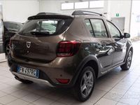 Usata Dacia Sandero Stepway 90 CV (66 kW) 2018 Marrone metallizzato Utilitaria