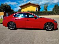 Usata Alfa Romeo Giulia 150 CV (110 kW) 2017 Rosso Berlina
