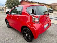 Begagnad Toyota iQ Sol 68 HK (50 kW) 2009 Röd Halvkombi