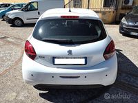 Usata Peugeot 208 75 CV (55 kW) 2017 Bianco Utilitaria
