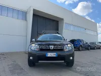 Usata Dacia Duster Lauréate 109 CV (80 kW) 2017 Grigio SUV
