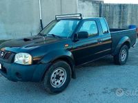 Usata Nissan Navara 133 CV (97 kW) 2002 Nero Pick-up