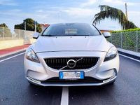 Usata Volvo V40 R-Design 120 CV (88 kW) 2017 Argento Utilitaria