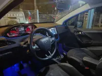 Usata Peugeot 208 Active 68 CV (50 kW) 2014 Bianco Utilitaria