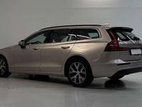 Usata Volvo V60 Core 197 CV (144 kW) 2023 Bright dusk met. Station wagon
