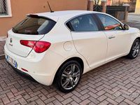 Usata Alfa Romeo Giulietta Exclusive 120 CV (88 kW) 2016 Bianco Berlina