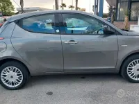 Usata Lancia Ypsilon Gold 69 CV (50 kW) 2017 Grigio Utilitaria