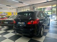 Usata BMW 218 Active Tourer Luxury Line 150 CV (110 kW) 2014 Nero Monovolume