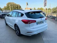 Usata Ford Focus ST-Line 120 CV (88 kW) 2020 Bianco Station wagon