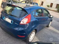 Usata Ford Fiesta 60 CV (44 kW) 2014 Bluazzurro Utilitaria