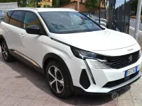 Usata Peugeot 5008 Allure 131 CV (96 kW) 2023 Bianco SUV
