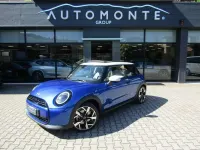 Usata Mini Cooper 114 kW (156 CV) 2025 Blazing blue Utilitaria