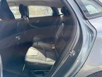 Usata Volvo V40 120 CV (88 kW) 2019 Grigio Berlina