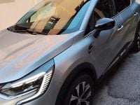 Usata Renault Captur 100 CV (73 kW) 2023 Grigio SUV