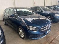 Usata Mercedes B220 190 CV (139 kW) 2019 Blu/azzurro Monovolume