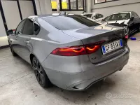 Usata Jaguar XF SE 204 CV (150 kW) 2021 Grigio Berlina