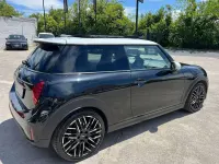 Usata Mini Cooper Favoured 204 CV (150 kW) 2024 Nero Utilitaria