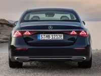 Usata Mercedes E200 AMG Line Premium 204 CV (150 kW) 2024 Argento Berlina