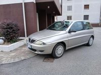 Usata Lancia Ypsilon 60 CV (44 kW) 2001 Argento Utilitaria