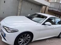 Usata Alfa Romeo Giulia 150 CV (110 kW) 2017 Bianco Berlina