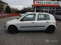 Usata Renault Clio II Authentique 58 CV (42 kW) 2004 Grigio Berlina