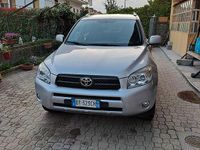 Begagnad Toyota RAV4 152 HK (111 kW) 2008 Grå Sedan