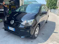 Usata VW up! Move 60 CV (44 kW) 2016 Nero Utilitaria
