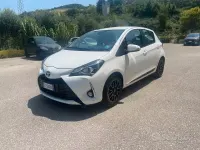 Usata Toyota Yaris Cool 69 CV (50 kW) 2017 Bianco Berlina