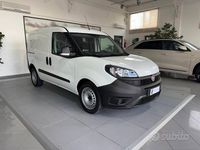 Usata Fiat Doblò S 120 CV (88 kW) 2021 Bianco Monovolume