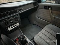 Usata Mercedes 190 120 CV (88 kW) 1990 Berlina