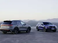 Nuova VW Touareg Elegance 381 CV (280 kW) 2026 Argento SUV