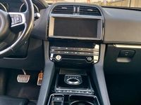 Usata Jaguar F-Pace Portfolio 180 CV (132 kW) 2019 Grigio SUV