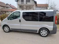 Usata Renault Trafic 145 CV (106 kW) 2008 Argento Monovolume