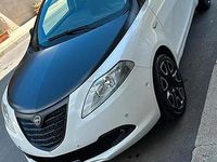 Usata Lancia Ypsilon 95 CV (69 kW) 2016 Bianco Utilitaria